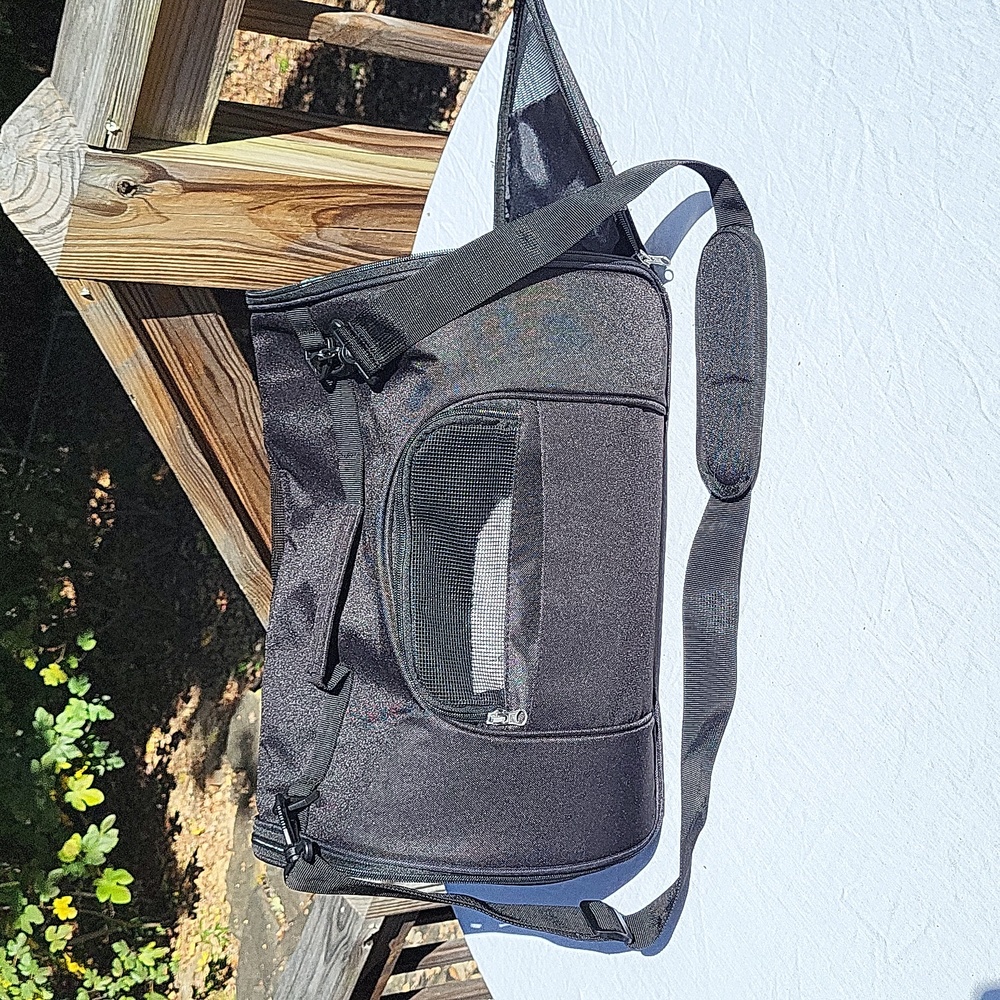 4 side tear-resistant breathable mesh cat or small dog carrier, black, padded